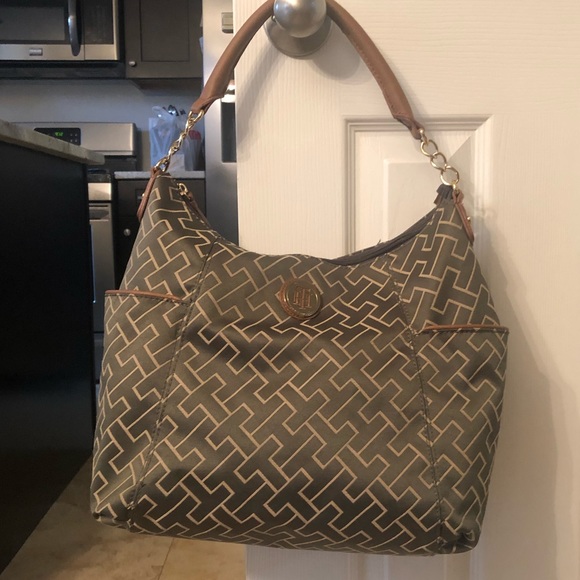 Like Brand New Tommy Hilfiger shoulder/satchel bag. - Picture 10 of 11